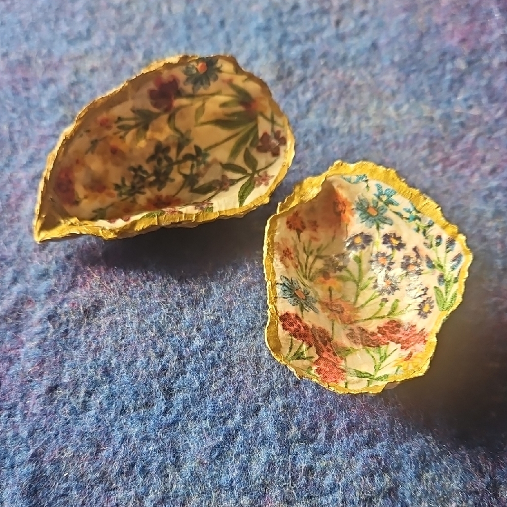 Floral Decopaged Oyster Shell Trinket Dish Or Decor with  Gold Trim. Set Of 2.